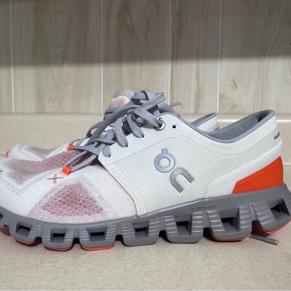 ON Women's Athletic Shoes - White and Gray